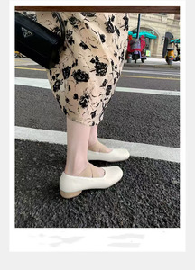 Elegantes Sandalias de Tacón Cuadrado de Gamuza con Cierre de Banda Elástica, Tacón Bajo, Cómodas para Usar en Todas las Estaciones - Product Image 4