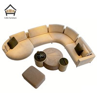 Italienisches luxuriöses, minimalistisches, halbrundes, bogenförmiges, modernes, minimalistisches Design-Sofa für das Wohnzimmer