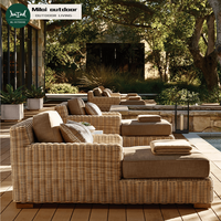 Chaise longue de luxe moderne en rotin imperméable pour piscine avec lit de repos extérieur pour la plage