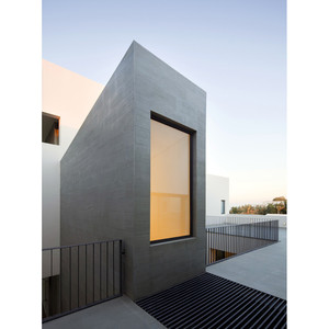 Villa blanca minimalista con estructura de acero ligero para uso residencial - Product Image 4