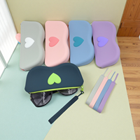 Étui de rangement en silicone en forme de cœur avec fermeture éclair, pochette de rangement cosmétique souple, étui de voyage pour lunettes de soleil