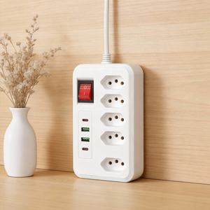 Multiprise standard brésilienne - 5 prises CA + 2 ports USB (charge rapide), rallonge <span class=keywords><strong>de</strong></span> prise conforme NBR 14136 avec interrupteur marche/arrêt - Product Image 1