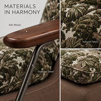 Fauteuil lounge moderne en bois de frêne véritable et tissu plume, avec structure en bois et pieds en acier inoxydable, idéal pour appartement, hôtel, salon