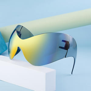 Lunettes de soleil de cyclisme surdimensionnées pour femmes, protection UV400, monture PC, verres noirs, style œil de chat Y2K, vente en gros transfrontalière - Product Image 1