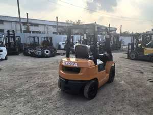 Montacargas Toyota 7FD Usado, 3 Toneladas, Mástil de 2 Etapas, Motor Diésel, Pocas Horas de Uso, Altura de Elevación de 3000 mm, Motor con Rodamientos, Bien Mantenido - Product Image 2