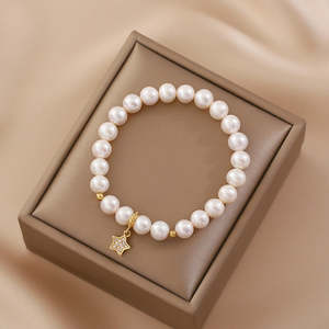 Bracelet en perles d'eau douce naturelles pour femmes avec pendentif étoile, élégant accessoire de bracelet - Product Image 4