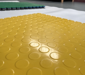 Durable Coin PVC Interlocking Garage Floor Tiles Heavy-Duty Click Installation Modern for Industrial Warehouse Car Detailing - Product Image 5