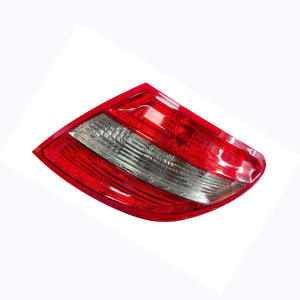 Luces Traseras LED OEM Usadas para <span class=keywords><strong>Mercedes</strong></span>-<span class=keywords><strong>Benz</strong></span> Clase C W204 <span class=keywords><strong>C180</strong></span>, C200, C230, C300, Años 2007, 2008, 2009, 2010, 2011, <span class=keywords><strong>2012</strong></span>, 2013, 2014 - Product Image 2