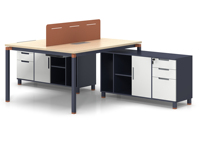 Bureau de travail moderne et long pour plusieurs personnes, table de conférence, table de réunion de bureau, table de discussion d'équipe minimaliste
