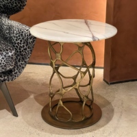 Table d'appoint de luxe américaine avec base en cuivre, table basse moderne en marbre naturel pour extérieur, ensemble de meubles de salon pour maison et villa