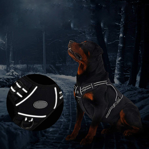 Harnais pour chien de combat anti-traction réglable, gilet rembourré doux et réfléchissant en tissu Oxford pour l'entraînement tactique des grands chiens - Product Image 3