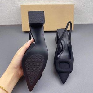 รองเท้าส้นหนาสำหรับผู้หญิงทันสมัยรองเท้าปั๊มดีไซน์ล่าสุด - Product Image 4