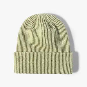 Novo estilo de chapéus de malha de lã de caxemira de cor pura personalizados para homens e mulheres, chapéus macios de inverno por atacado