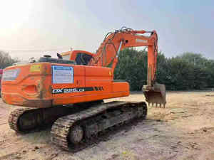 Excavadora de Orugas Doosan DX225LCA 225 Coreana Original, Bien Mantenida, de Segunda Mano, Usada en Construcción Municipal, Motor PLC, Caja de Cambios - Product Image 4