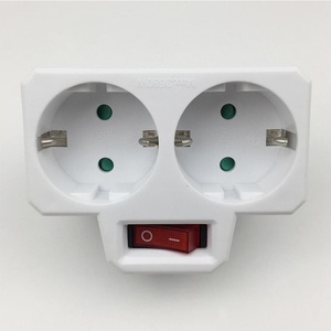 Adattatore doppio con interruttore, 220V, design compatto, ideale per collegare più dispositivi e controllare il flusso. - Product Image 1