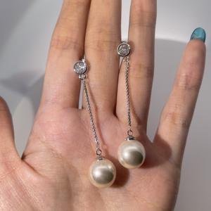 ต่างหูจี้ทองเหลืองชุบทองคำขาวประดับเพชรซิคอนและมุก ดีไซน์คลาสสิกทันสมัย สวยสง่าสำหรับผู้หญิง - Product Image 2