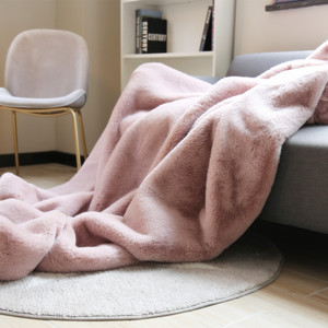 Bán buôn sang trọng màu xám sang trọng giả thỏ giả lông thú ném chăn 127*152cm mềm sofa 100% Quà Tặng polyester trắng hồng mô hình rắn - Product Image 6