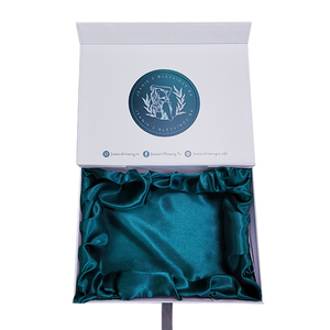 Maßgefertigte Luxus-Verpackung Clamshell-Box Seidengefütterte Geschenkboxen Magnetisch mit Satin-Einlage - Product Image 3