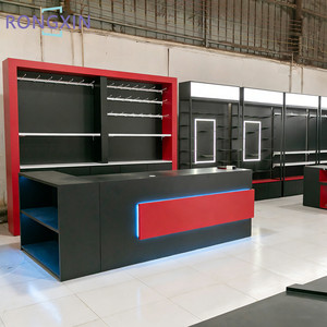 Meubles de présentation pour magasin de badminton rouge - Comptoir de vente au détail, étagères murales et rayonnages LED pour boutique de sport - Product Image 1