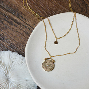 Collana da Donna Personalizzata di Lusso in Oro con Ciondolo a Stella Solare a Due Strati e Moneta Vintage, Catena Sottile con Perline in Acciaio Inossidabile 316L, Gioielli per Uso Quotidiano - Product Image 1