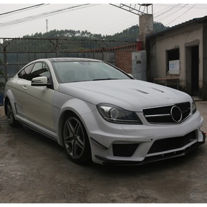 ชุดแต่ง Black Series สำหรับรถเบนซ์ C-Class รุ่น W204 C63 ปี 2007-2014 ประกอบด้วยกันชนหน้า-หลัง สเกิร์ตข้าง และบังโคลน - Product Image 4