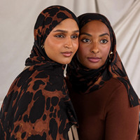En gros Châles et Hijabs en modal tissé, imprimés tie-dye doux et respirants