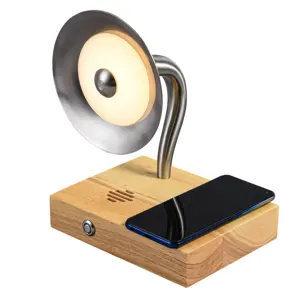 Produk Gadget Baru 2022 Produk Pengiriman Drop Harga Pabrik Lampu Meja Desain Gramofon Kayu dengan Speaker Qi Pengisi Daya Nirkabel