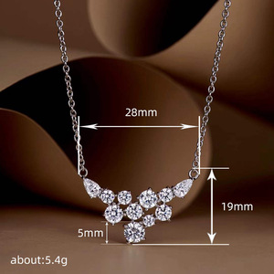 Collana con Ciondolo a Forma di Ala d'Angelo in Cristallo per Donne, Catena con Pendente Rotondo a Goccia per Clavicola - Product Image 4
