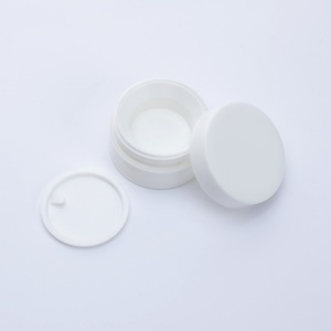 Vente en gros de pots cosmétiques ronds blancs personnalisés en plastique avec couvercle à vis, vides, pour crème corporelle, crème de jour, crème de nuit - Product Image 3