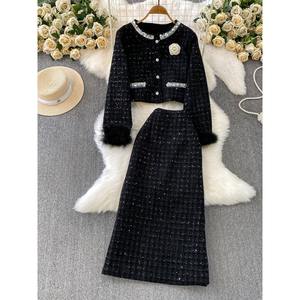 Toptan kış 2026 yeni moda ve şıklık, zarif tüylü kollu pullu tüvit sade kaban uzun etek kadın takımı - Product Image 2