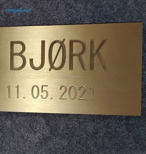 Большая латунная бронзовая мемориальная табличка, односторонняя, с объемной гравировкой, готовая к отгрузке для кладбищ - Product Image 6