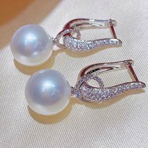 Pendientes de Oreja con Aspecto de Perla de Dos Vías para Mujer, Elegantes y Modernos para Uso Diario - Product Image 4