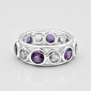 Anillo de Plata de Ley 925 con Amatista - Banda de Eternidad con Amatista y Topacio Blanco Alternados - Product Image 5