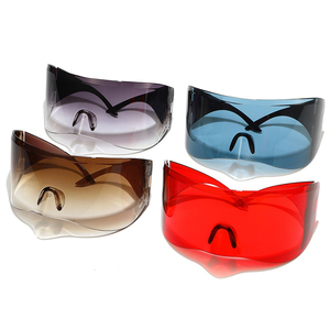 2024 un pezzo maschera oversize Y2k <span class=keywords><strong>occhiali</strong></span> <span class=keywords><strong>da</strong></span> <span class=keywords><strong>sole</strong></span> uomo donna moda Punk personalità senza montatura scudo Hip Hop Party <span class=keywords><strong>occhiali</strong></span> <span class=keywords><strong>da</strong></span> <span class=keywords><strong>sole</strong></span> femminili - Product Image 4
