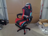 Chaise de jeu ergonomique avec lumières LED, chaise de jeu Foshan avec fonction de massage, chaise de jeu avec repose-pieds