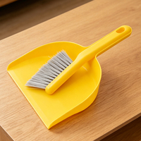 Ensemble pelle et brosse miniatures légères portables pour le nettoyage des espaces restreints : bureau, voiture, clavier, poils d'animaux