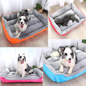 Cama para Perros Transpirable de Doble Cara, Fabricada por DO Wholesale, Cama para Mascotas Tipo Sofá, Rectangular Grande, para Todas las Estaciones, con Estampado de Huellas y Corazón - Product Image 3