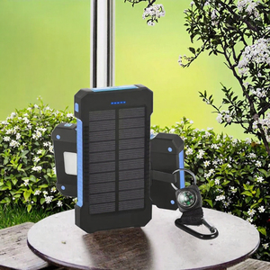 Batterie solaire étanche 20000mAh, chargeur portable avec lampe torche LED et crochet pour situations d'urgence en extérieur - Product Image 3