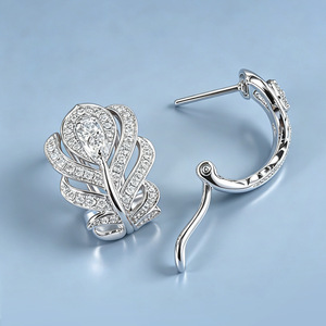 Orecchini a polsino con piume per donna, eleganti accessori per l'orecchio da indossare tutti i giorni - Product Image 5