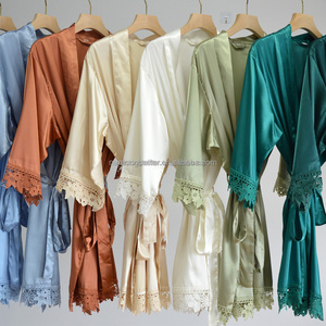 <span class=keywords><strong>Robe</strong></span> de mariée en satin de soie personnalisée avec logo, couleur unie, dentelle, <span class=keywords><strong>robe</strong></span> de <span class=keywords><strong>demoiselle</strong></span> <span class=keywords><strong>d</strong></span>'<span class=keywords><strong>honneur</strong></span>, kimono, peignoir, <span class=keywords><strong>robe</strong></span> de mariée pour fête, col en V, taille plus - Product Image 3