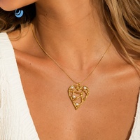 SUMMLY Collier en acier inoxydable plaqué or 18 carats avec pendentif cœur creux et perle, chaîne fine en forme de serpent