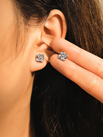 Boucles d'oreilles clous trèfle à quatre feuilles miniatures style floral en moissanite plaqué or 14K de 3 mm, en stock, vente en gros, cadeau de fête, collection Sweet Lucky