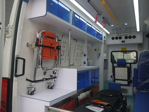 Voiture d'ambulance NAVECO Ousheng 2024 avec surveillance <span class=keywords><strong>de</strong></span> la pression négative Euro 5 carburant Diesel état neuf à vendre - Product Image 6