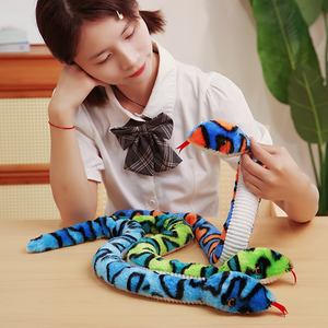 Juguetes de animales de peluche suaves de diseño creativo coloridos lindos de peluche serpiente <span class=keywords><strong>Anaconda</strong></span> regalos para niños con relleno de algodón PP - Product Image 5