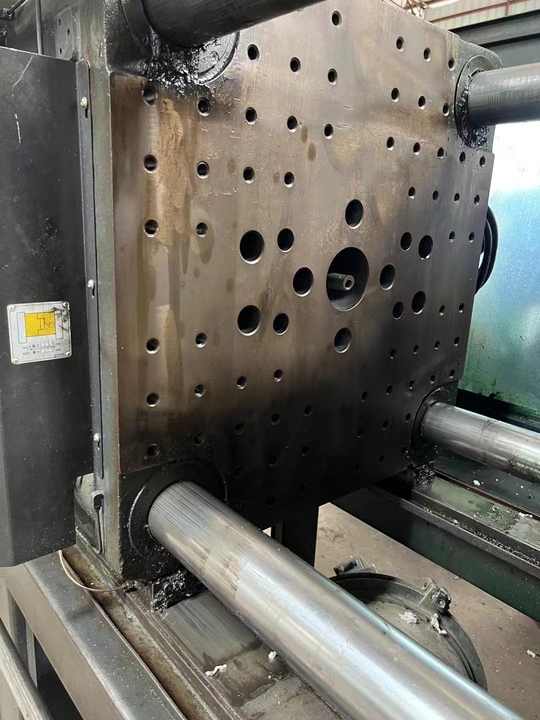 Used High Quality Haitian 200 Ton Plastic Injection Molding Machine