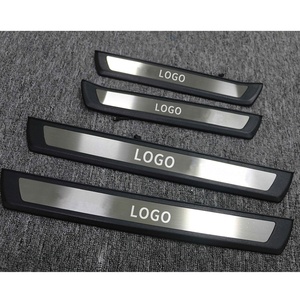 Accessoires automobiles de marque Kqd, prix d'usine, vente chaude, seuils de porte pour Toyota, ISUZU - Product Image 1