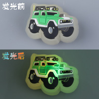 Nouveauté : Breloques lumineuses LED pour chaussures, boucles décoratives DIY pour sabots et chaussures à trous, idéales pour les fêtes et la personnalisation.