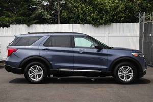SUV 4 portes XLT FWD d'occasion en excellent état, sièges en cuir, pneus R18, régulateur de vitesse adaptatif, intérieur clair - Product Image 5
