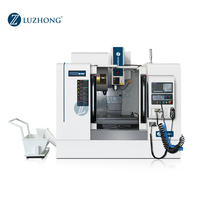 Machine de fraisage CNC VMC840 verticale 5 axes haute précision pour le tournage automatique de portes métalliques
