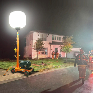 Tour d'éclairage électrique sur chariot avec générateur diesel, lampes LED, étanche, portable, pour éclairage de travail extérieur - Product Image 2